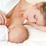 فوائد الرضاعة الطبيعية للأطفال حديثي الولادة والطريقة الأمثل