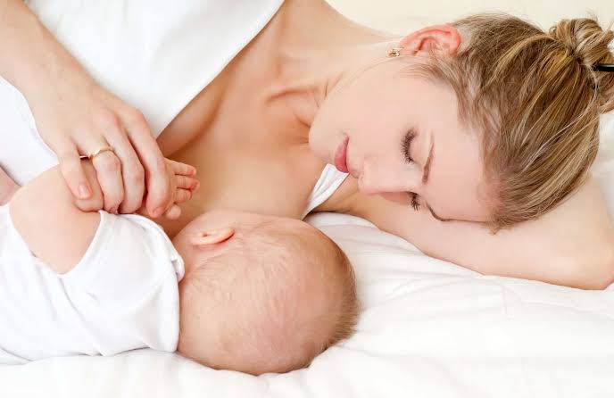 فوائد الرضاعة الطبيعية للأطفال حديثي الولادة والطريقة الأمثل‎