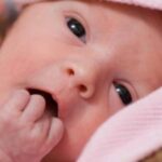 علاج مغص حديثي الولادة