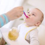 جدول تغذية الرضع من 6 إلى 12 شهرا: دليل الأمهات الجديدات